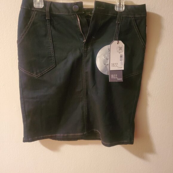 1822 Denim Skirt- Dark blue- Size 14 NWT - Picture 2 of 3